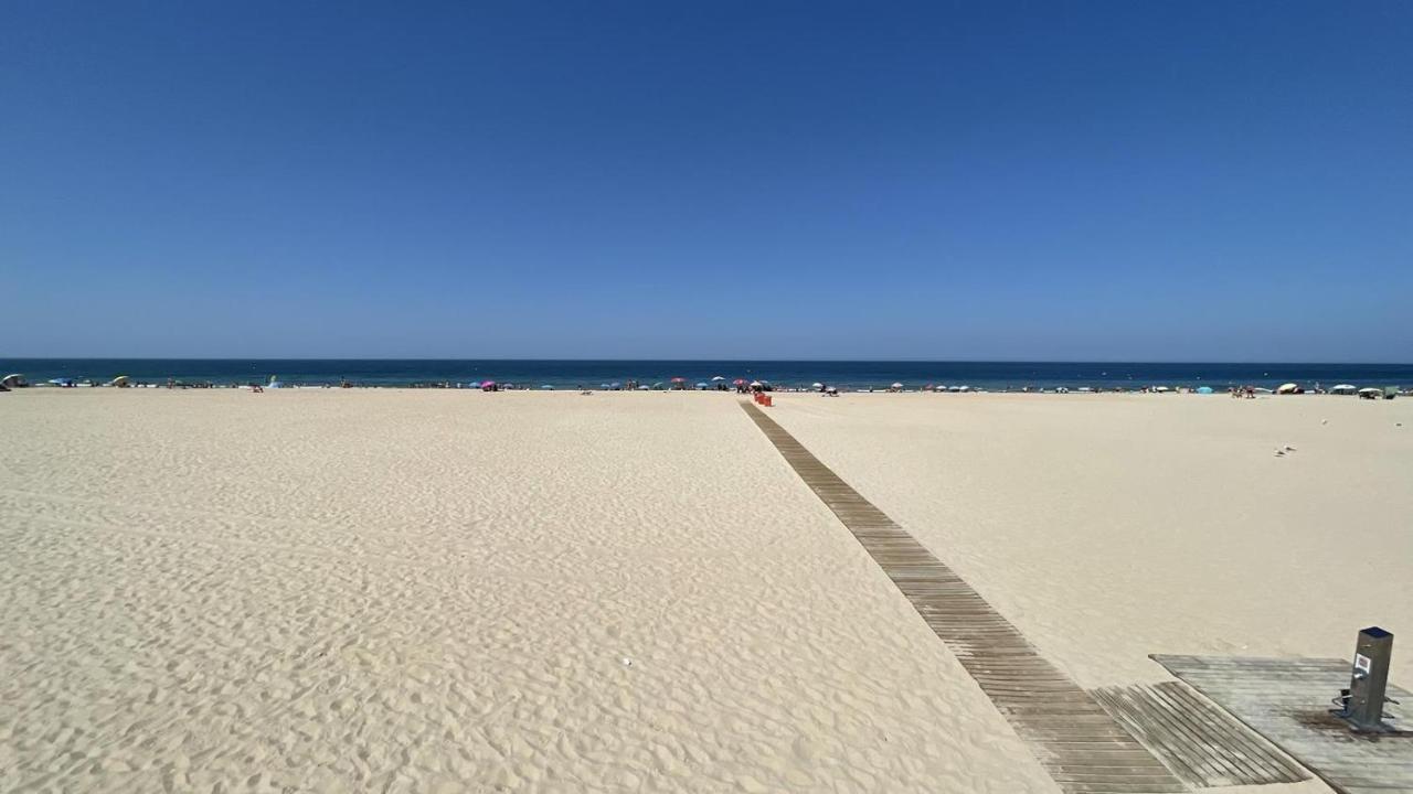 Piso De Lujo En Primera Linea De Playa Y Garaje Cadiz Luaran gambar